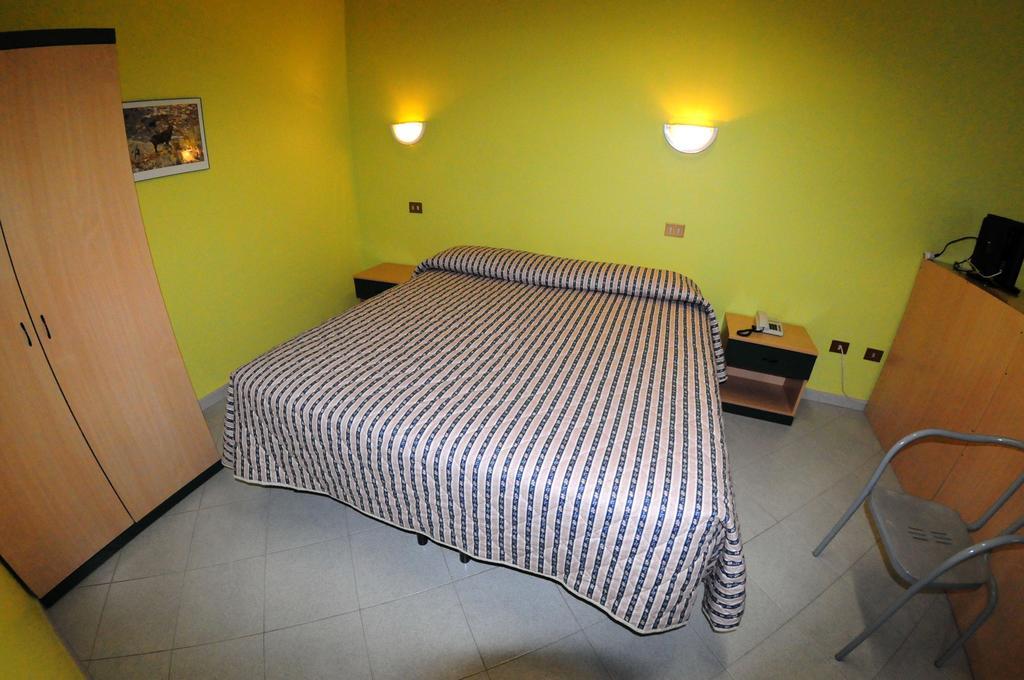 Residence Eden Park Aosta Kamer foto